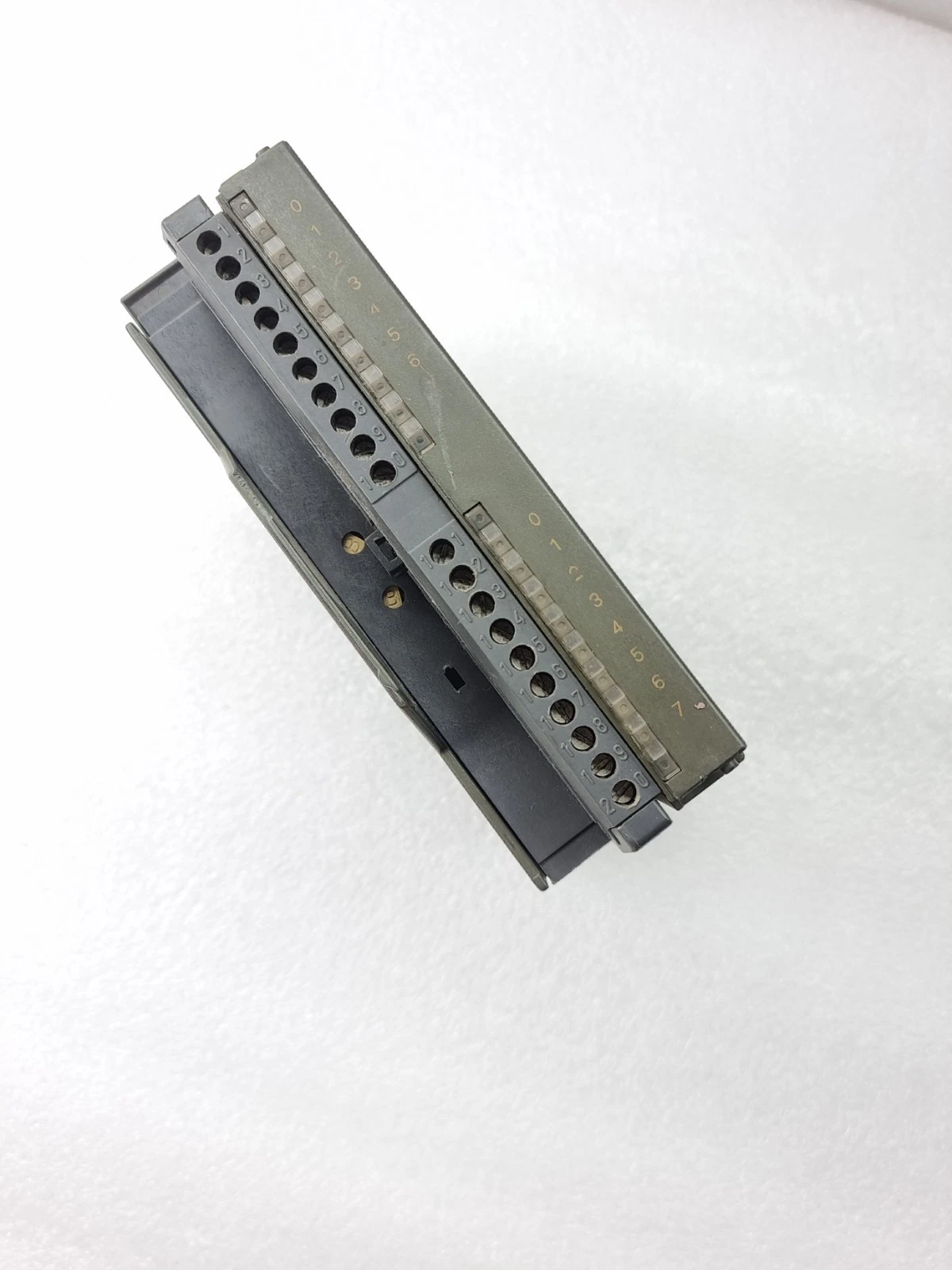 SIEMENS 6ES7 322-1BH01-0AA0 SIMATIC S7 MODULE 6ES73221BH010AA0 (COVER MISSING)